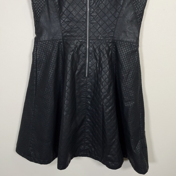 TOPSHOP | FAUX LEATHER SLEEVELESS DRESS - Picture 12 of 13